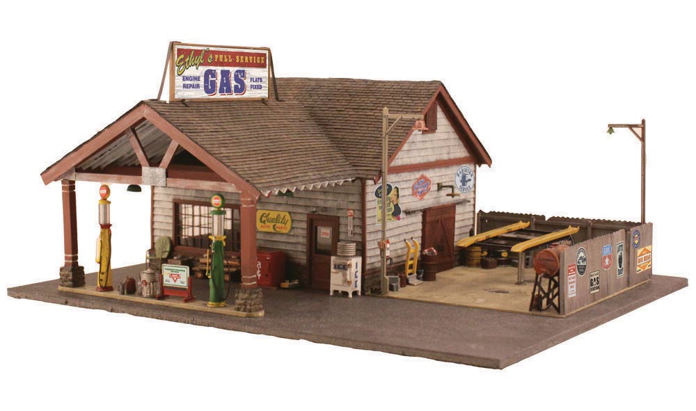 WDS5849 Ethyl's Gas & Service - O Scale