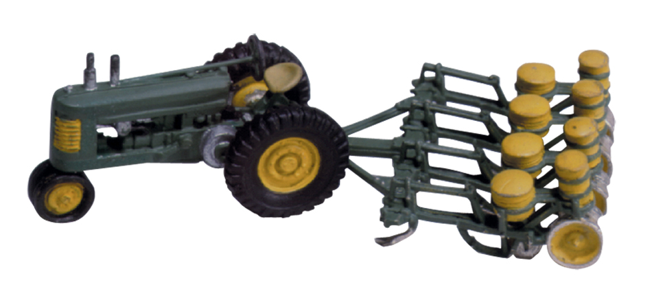 HO Gauge Woodland Scenics D208 Seeder & Tractor (1938-1946)